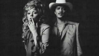 レディー・ガガ & ブルーノ・マーズによる新曲「Die With A Smile」のポップアップが東京に上陸、世界8拠点でスタート！和訳ミュージック・ビデオも公開