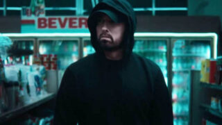 エミネム、最新アルバムのデラックス盤となる「Expanded Mourner's Edition」を9/13リリースすることを発表