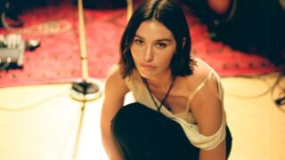 グレイシー・エイブラムス、「us. (feat. Taylor Swift)」とNetflix「オフライン ラブ」未公開シーンを含むコラボMVが公開！