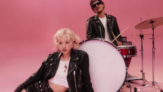 ROSÉ、ブルーノ・マーズとのコラボ曲「APT.」が米ビルボード・グローバル200で初登場1位を獲得