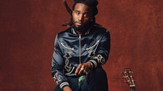 シャブージー、「A Bar Song (Tipsy)」が最新の米ビルボードホット100で通算17週首位を獲得しソロ歴代最多記録を更新!