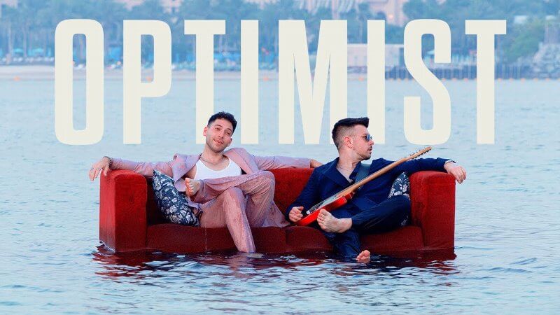 クラッシュ・アダムス、心地よく響く彼らの新曲「Optimist」のミュージック・ビデオを公開