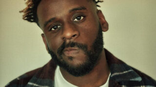 マイルズ・スミス、米NBC番組『ザ・ヴォイス』に出演した際に披露した「Stargazing」の映像を公開