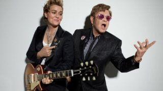 エルトン・ジョン、ブランディ・カーライルとのコラボ・アルバム『天使はどこに』が4/4(金)発売決定!先行曲のリリック・ビデオも公開