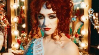 【全英シングルチャート】チャペル・ローン、「Pink Pony Club」が2週連続で首位を獲得