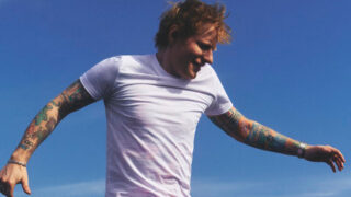 エド・シーラン、ジミー・ファロンと米番組の企画で行ったNYの地下鉄でのゲリラライブの映像が公開