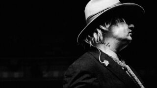 ピーター・ドハーティ、5/16リリース新作アルバム『Felt Better Alive』より新曲「The Day The Baron Died」のミュージック・ビデオを公開