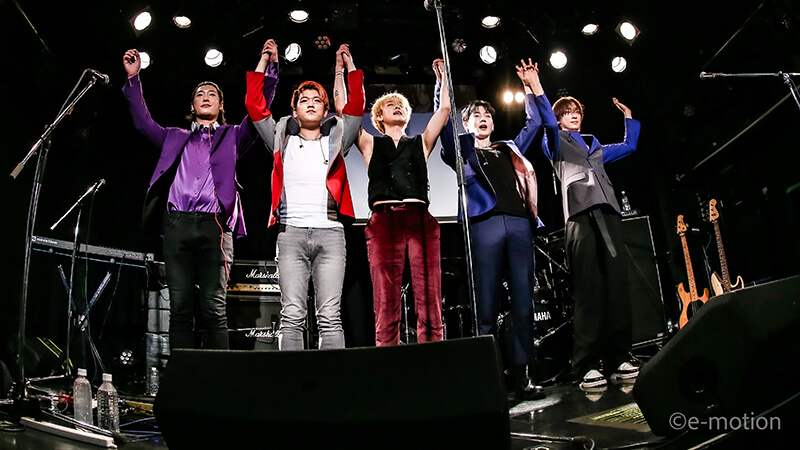 韓国バンド2Z、初のアジアツアー日本公演で熱い思いを届けるステージにて終幕