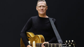 ブライアン・アダムス、8/29(金)リリース新作アルバムから新曲「A Little More Understanding」のミュージック・ビデオを公開