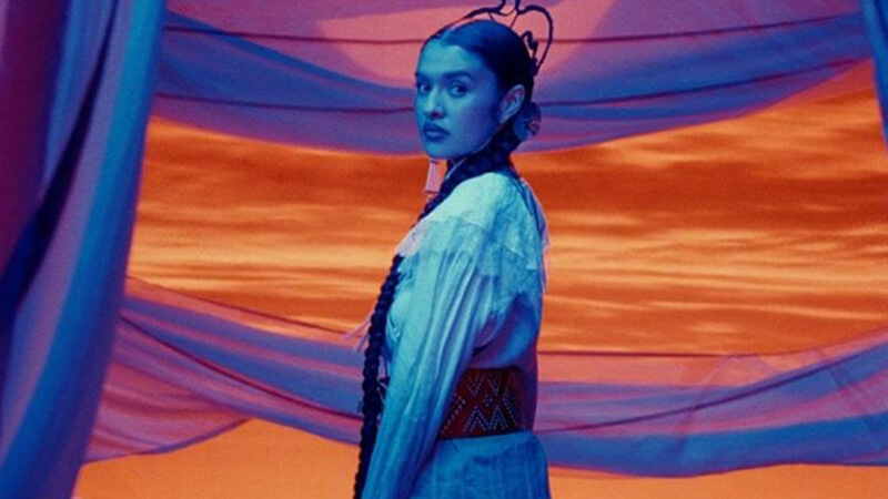 新進気鋭のシンガーソングライターのティア・ウッド、新曲「Never Come Down」のミュージック・ビデオを公開