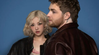 アレックス・ウォーレン、7/18(金)リリースのデビュー・アルバムからROSÉを迎えた新曲「On My Mind」のミュージック・ビデオを公開