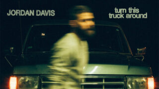 ジョーダン・デイヴィス、8/15(金)リリース新作アルバムから新曲「Turn This Truck Around」のミュージック・ビデオを公開