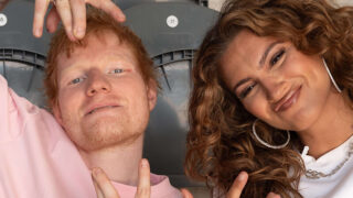 トリー・ケリー、エド・シーランと共に2015年のコラボ曲「I Was Made for Loving You」を披露した映像を公開