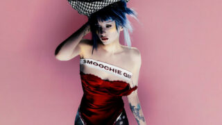 アシュニコ、10/17(金)に新作アルバム『Smoochies』リリースを発表！新曲「Trinkets」のミュージック・ビデオも公開