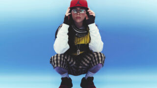 ビリー・アイリッシュ、約3年ぶりの来日公演を記念してYouTubeにて特別番組の配信が決定！