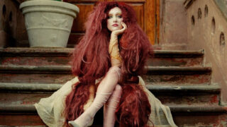 チャペル・ローン、新曲「The Subway」のミュー ジック・ビデオを公開!新たなライヴ・ショーの開催も発表!