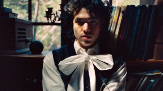 コナン・グレイ、待望の新作アルバム『Wishbone』をリリース!「Caramel」のミュージック・ビデオも公開