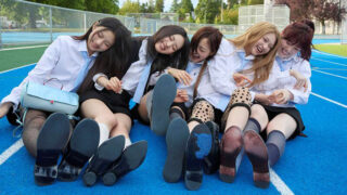 KiiiKiii、新曲「DANCING ALONE」で描く“今”を生きる感情のプレイリスト--友情と青春が弾けるエモーショナルな夏の記録