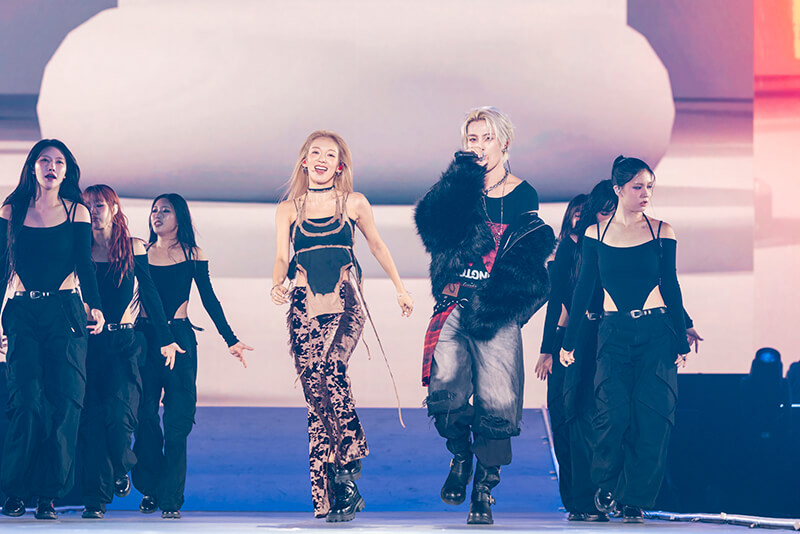 HYOYEON × YANGYANG Photo Credit 田中聖太郎写真事務所