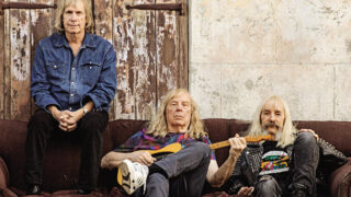 スパイナル・タップ、エルトン・ジョンとアルバム『スパイナル・タップII: ジ・エンド・コンティニューズ』収録の「ストーンヘンジ」で共演！