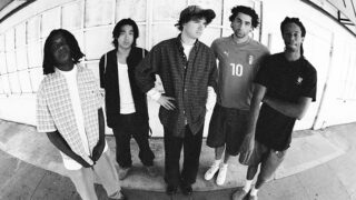 ワットモア、オルタナロックへ進化した新曲「go!」のミュージック・ビデオを公開