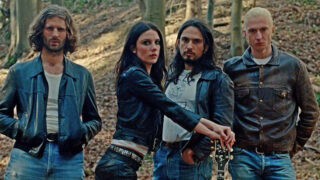 ウルフ・アリス、8/22(金)リリース新作アルバムから新曲「White Horses」のリリック・ビデオを公開