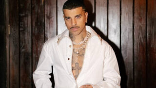 ラウ・アレハンドロ、近日発売予定の新作アルバムから新曲「GuabanSexxx」のミュージック・ビデオを公開