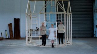 FUJI ROCK FESTIVAL '25でも存在感を見せつけたオルタナティブ・ロック・バンドのニューダッド、最新アルバム『Altar』をリリース！