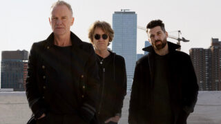 大盛況でジャパン・ツアーを終えたスティング、バンドメンバー全員の直筆サイン入りツアー・ポスターが当たるプレゼントキャンペーンがスタート!