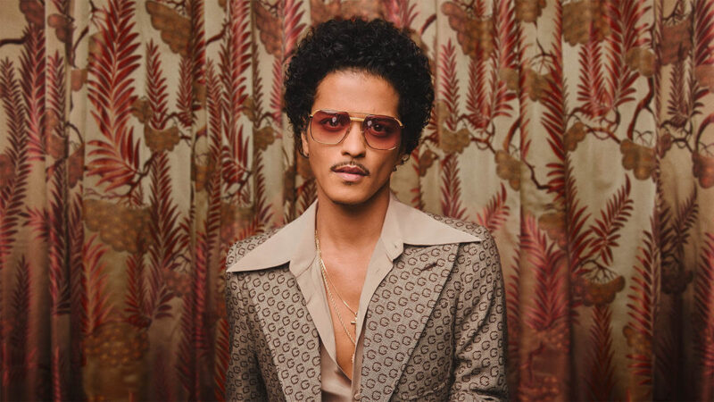 ブルーノ・マーズ、Bruno Mars Fireworks Show 2025 チケットの一般発売がスタート！「ブルーノ・マーズ花火」限定オフィシャルグッズの詳細が解禁！