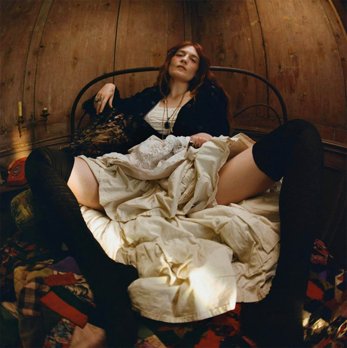 Florence + The Machine『Everybody Scream』