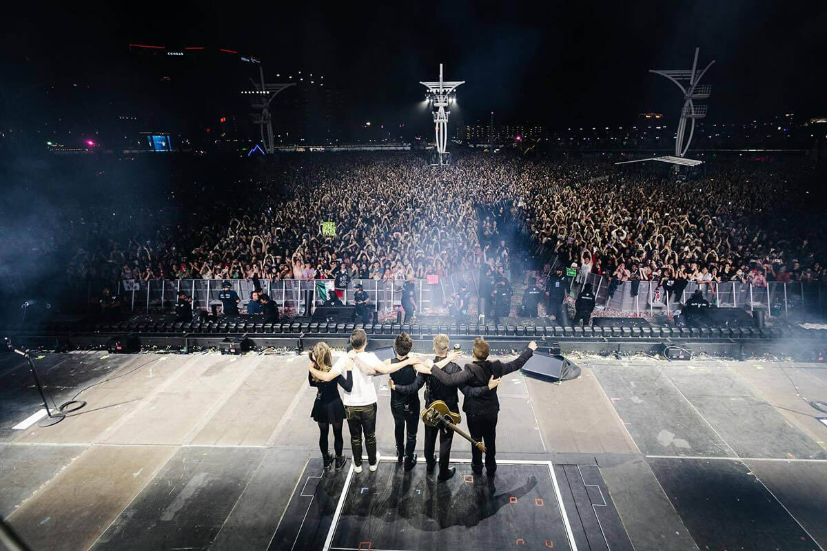 Image: Imstagram (@panicatthedisco Photo Credit Zak Cassar)