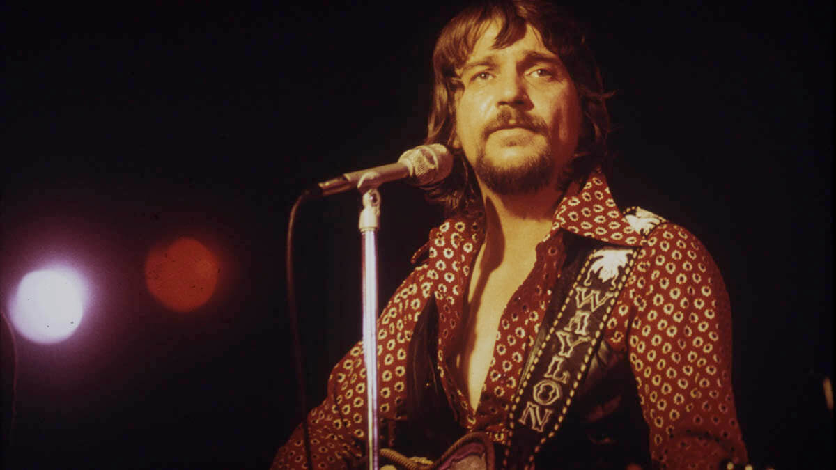 没後23年、ウェイロン・ジェニングスの未発表音源を収録したニュー・アルバム『Songbird』がリリース