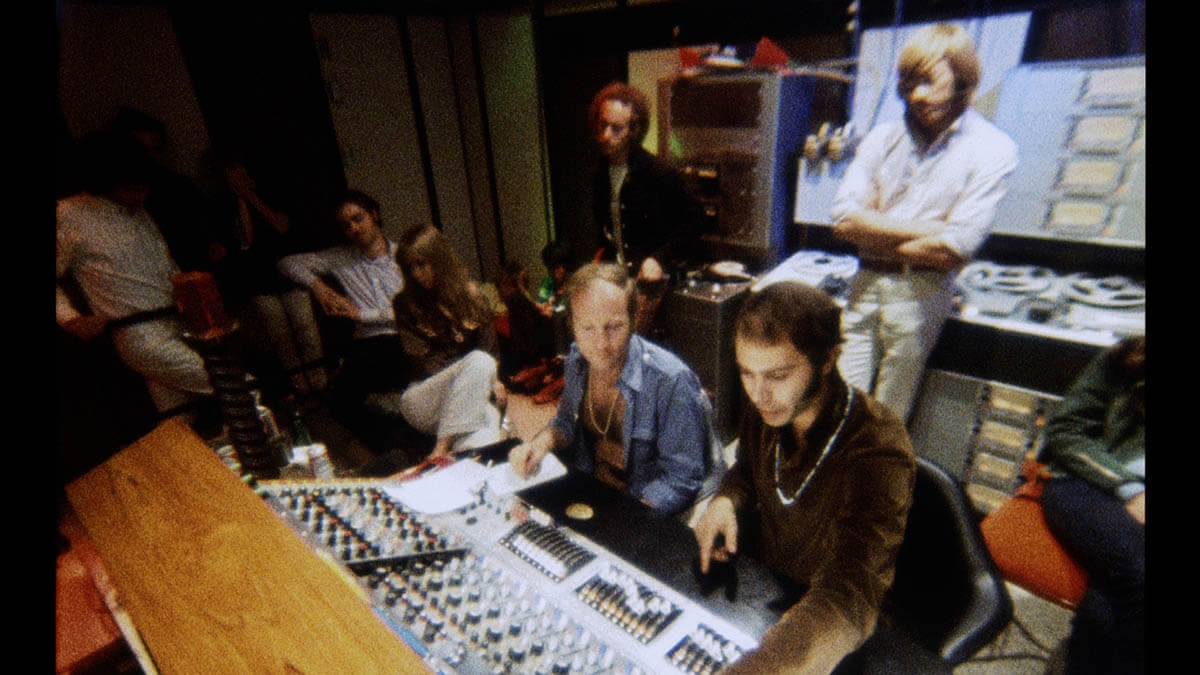 (C)2010 Doors Music Co. and Rhino Entertainment Company, a Warners Music Group Company.