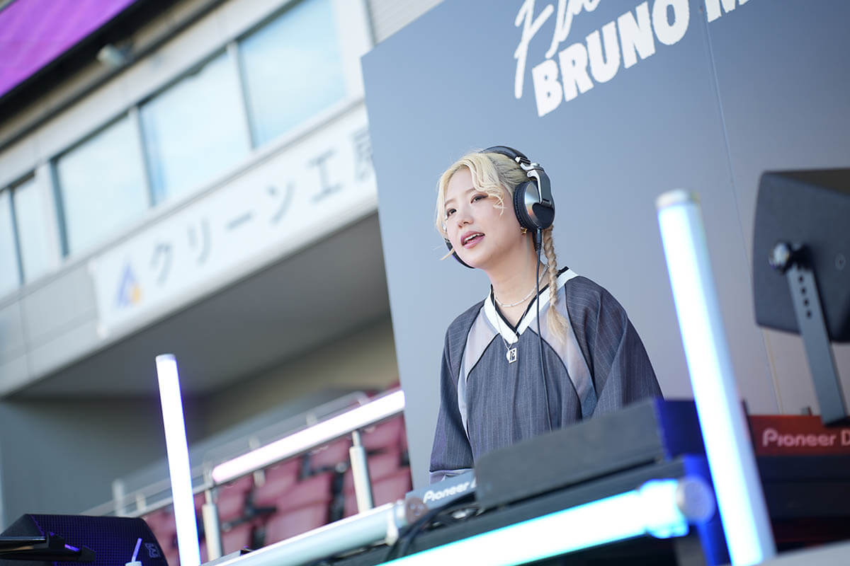 Bruno Mars Fireworks Show 2025 DJ YonYon