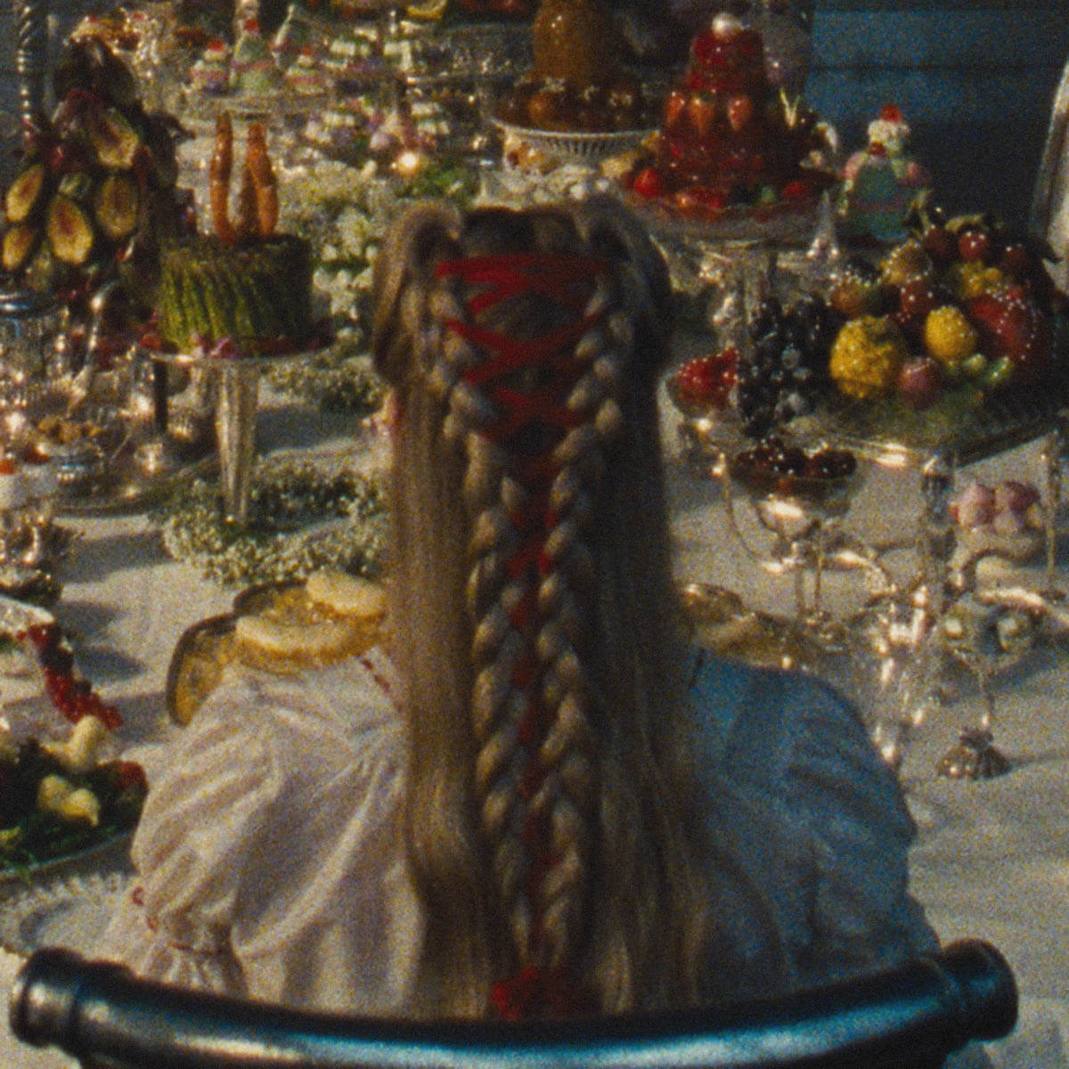 Charli XCX「House featuring John Cale」