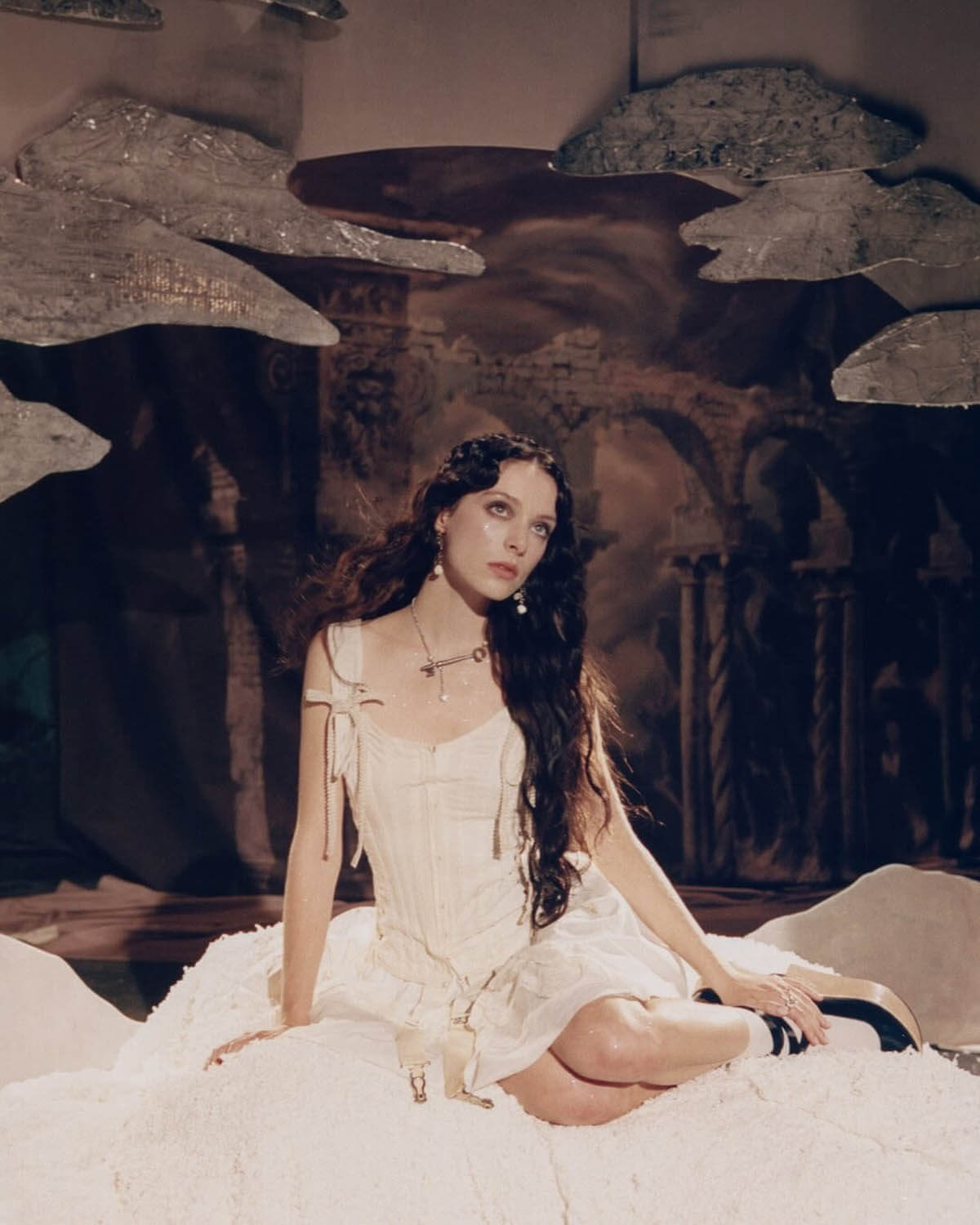 Image: Instagram (@hollyhumberstone)