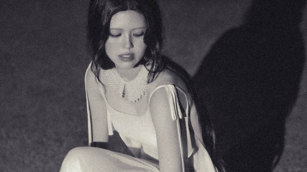 オリヴィア・マーシュ、愛の痛みと強さを描いた新曲「Too Good to be Bad」のミュージック・ビデオを公開