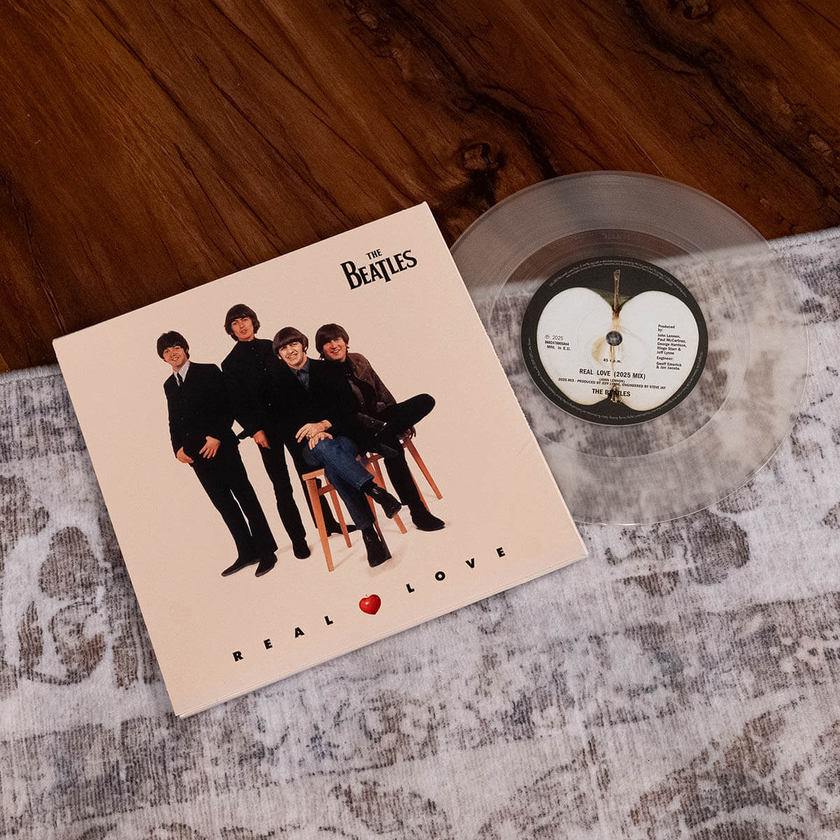 ザ・ビートルズ『フリー・アズ・ア・バード／リアル・ラヴ』7インチ・ヴィニール 展開図