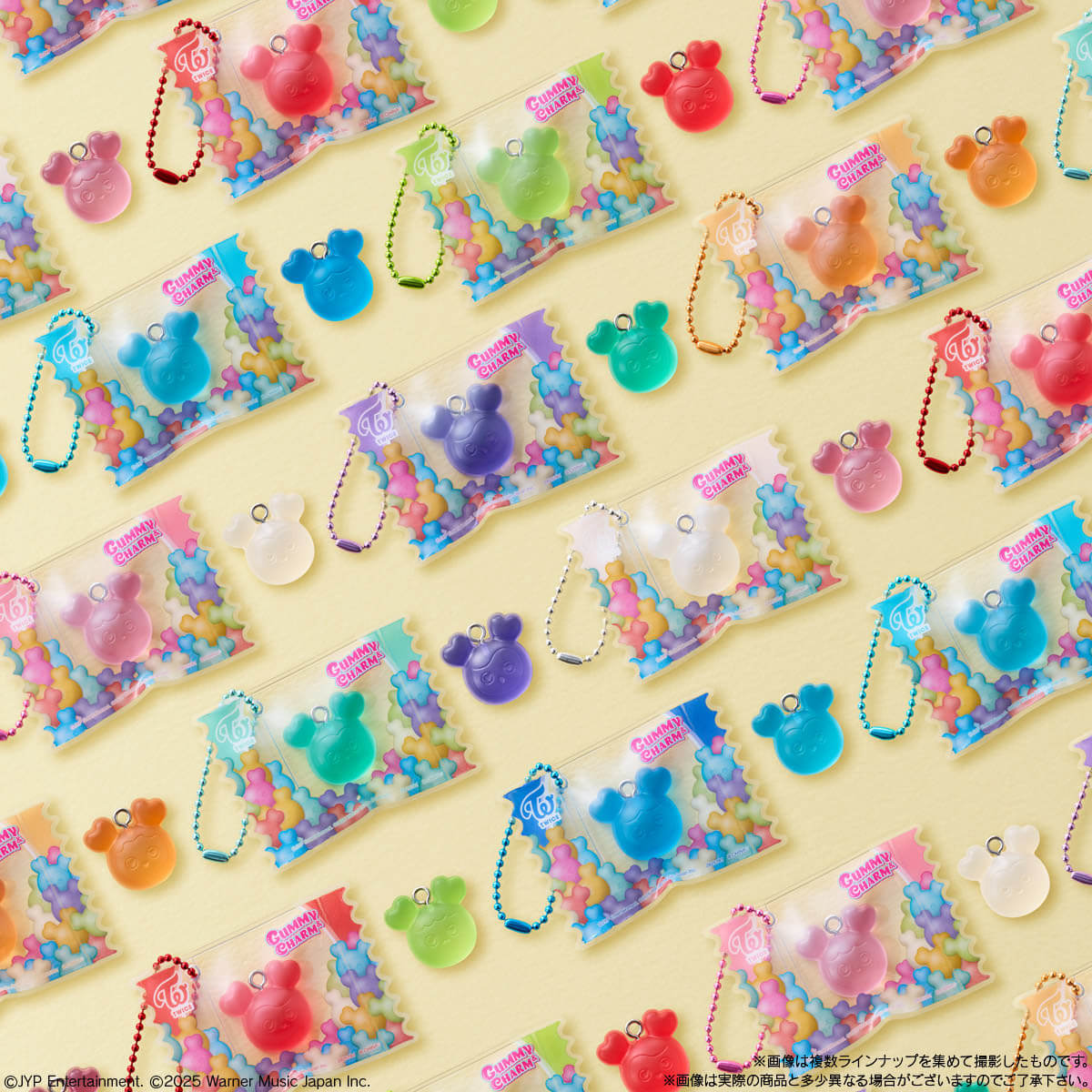 TWICE LOVELYS「グミ＆チャーム ポーチつき」