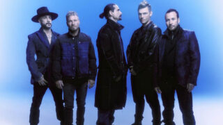 バックストリート・ボーイズ、代表曲「I Want It That Way」の新たな縦型ミュージック・ビデオを公開