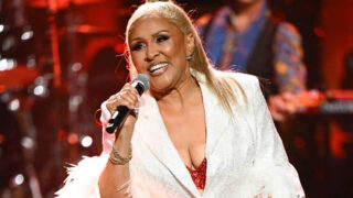 ダーレン・ラヴ、ジミー・ファロン司会の米人気番組で披露した2曲のクリスマス・ソングの映像が公開