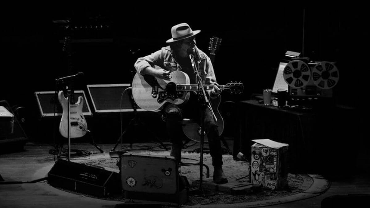 エディ・ヴェダー、4月に初となる日本でのソロツアーが決定