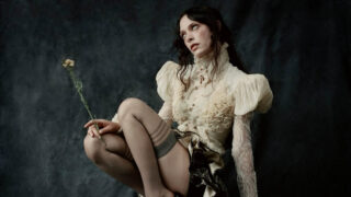 ホリー・ハンバーストーン、新作アルバム『Cruel World』4/10リリース!新曲「To Love Somebody」のミュージック・ビデオも公開