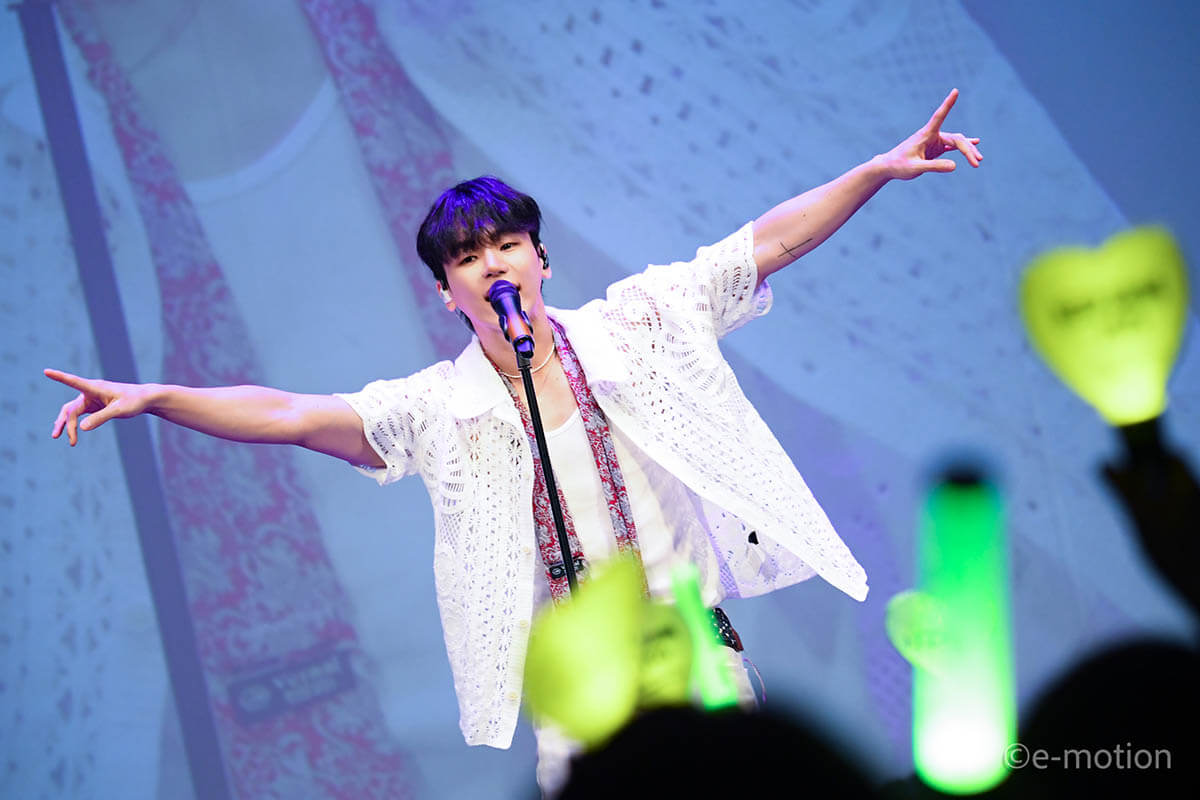 「2025 KANG IN SOO LIVE & TALK “PRESENT FOR U”」公演より (写真：岡本 麻衣(ODD JOB LTD.)）