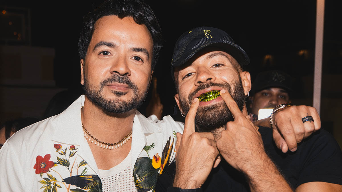 ルイス・フォンシ、フェイドを迎えた新曲「CAMBIARÉ」のミュージック・ビデオを公開