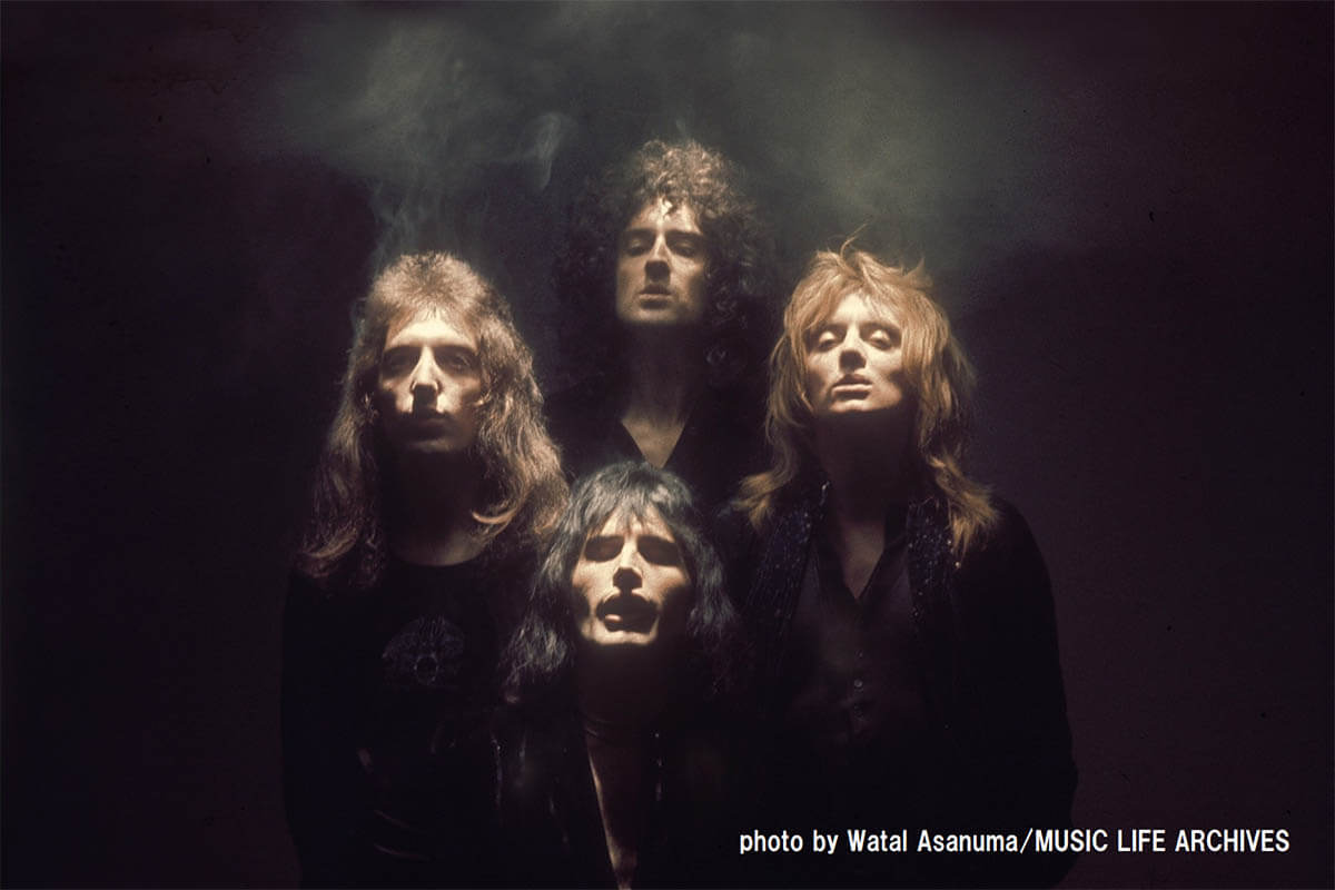 クイーンの歴史的名盤『オペラ座の夜』発売50周年を記念してBlu-rayオーディオのリリースが決定