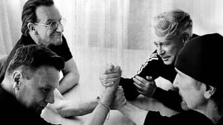 U2、新曲EP『Days Of Ash』を緊急配信！“ICE”の被害者など現代の情勢を受けて制作された全6曲を収録