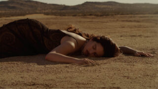 ロザリア、最新アルバム『LUX』から「Sauvignon Blanc」のミュージック・ビデオを公開