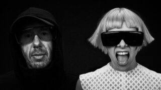 オーロラ x トム = トモーラ！デビュー・アルバム『COME CLOSER』4/17リリース決定！新曲「COME CLOSER」先行解禁